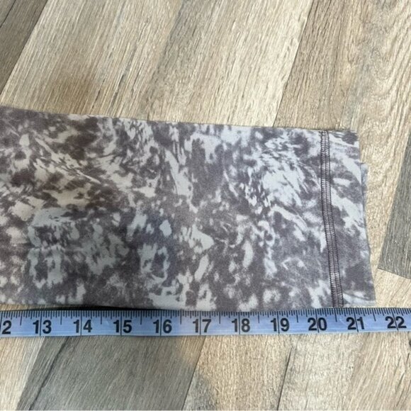 LULULEMON Align Crop - Picture 7 of 8